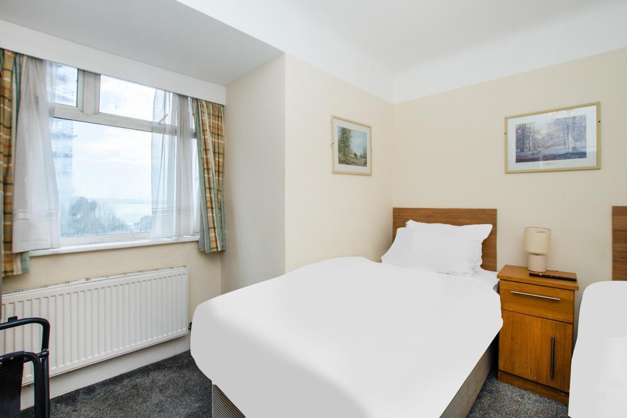 Hotel Belvilla Russel Court 4*