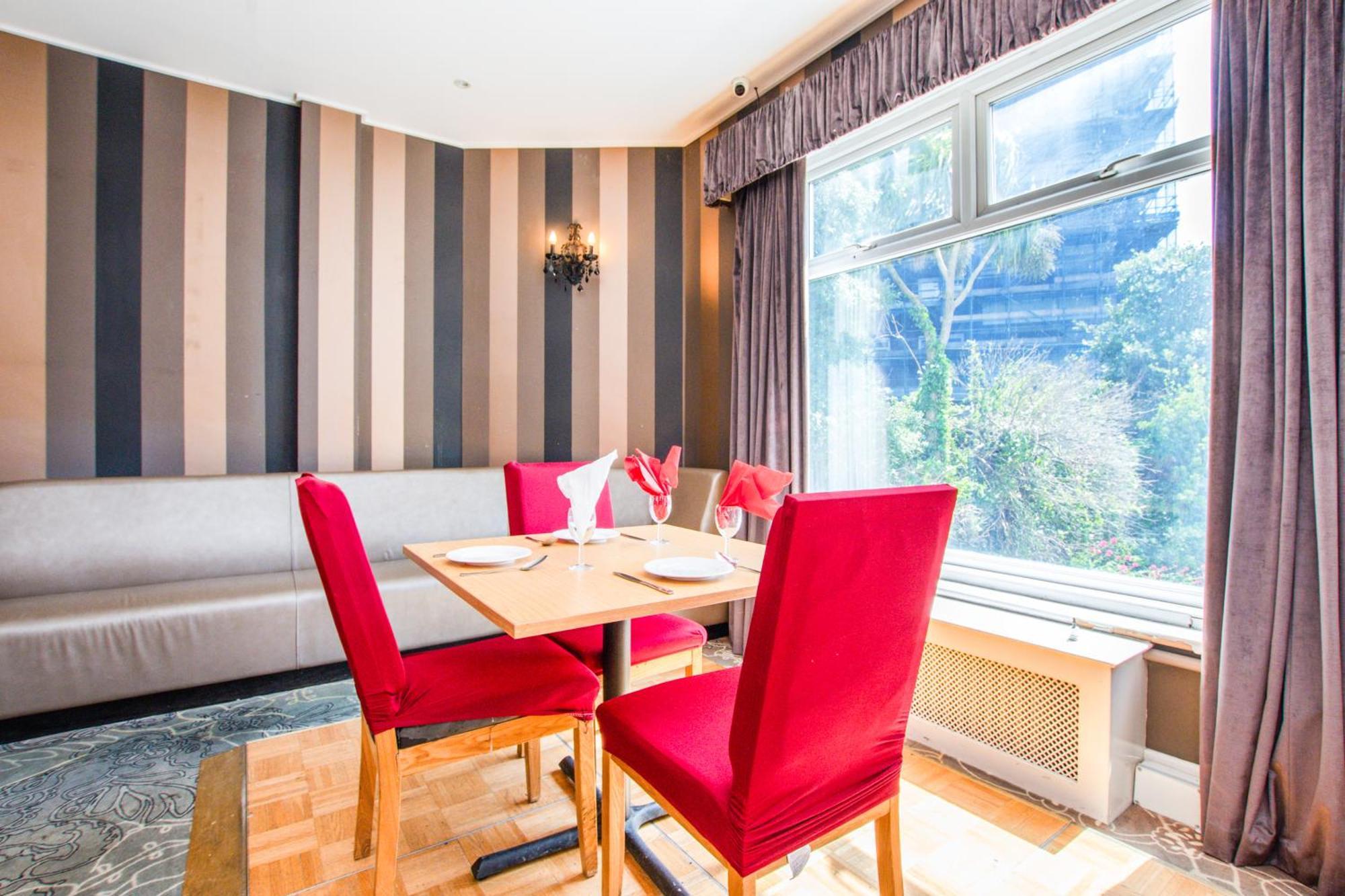 Hotel Belvilla Russel Court 4*